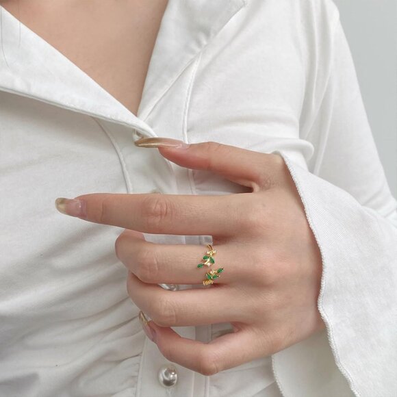 Stylish Dainty Stackable Ring - Adjustable Open Green Leaf Design for Women - Picture 4 of 6